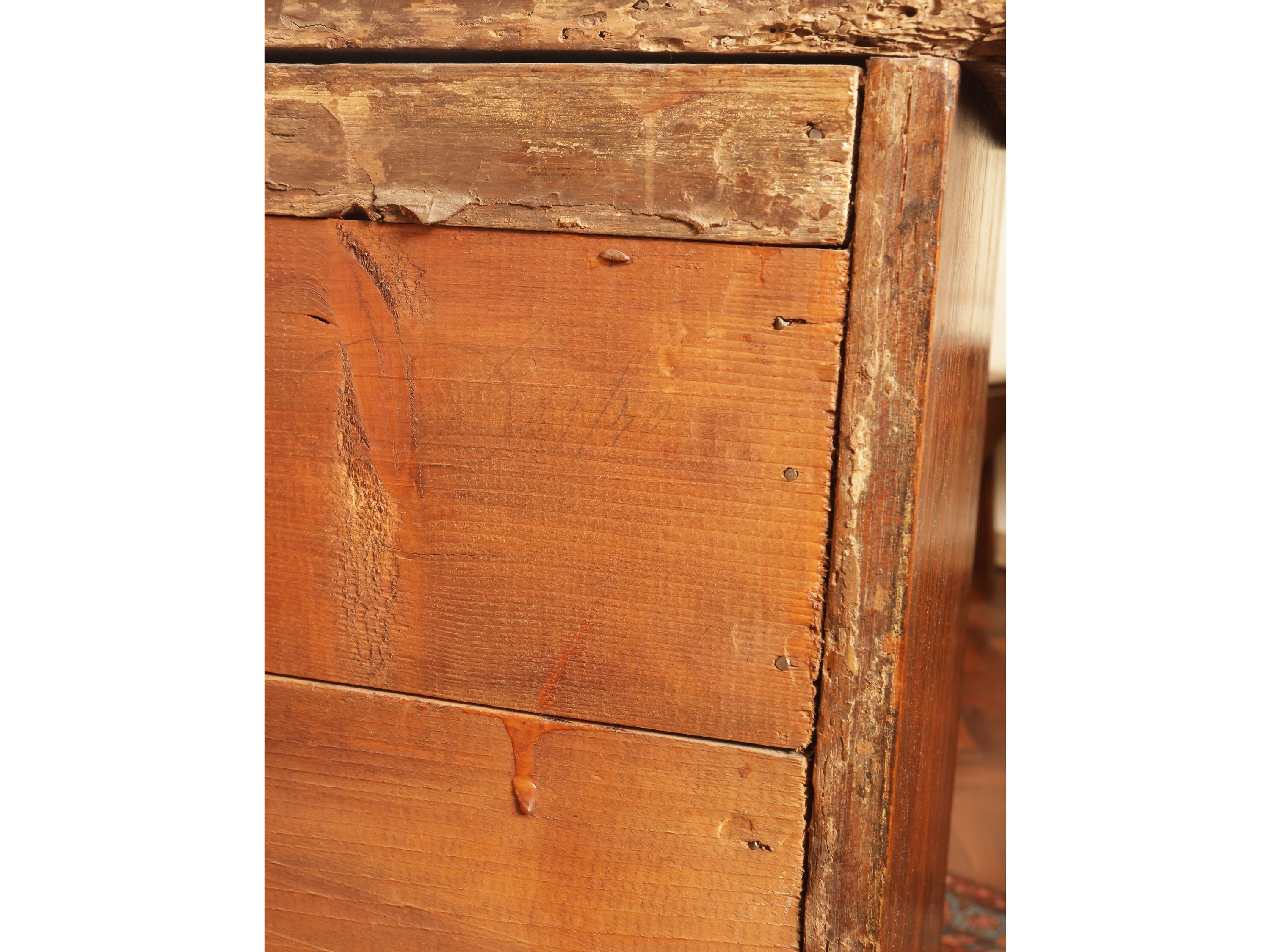 Piccola Credenza in Noce