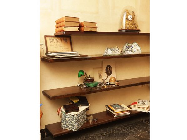 Series of four wooden shelves