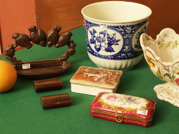 Lot of curiosities for the home