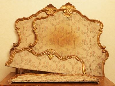 Coppia di Testiere Singole in Legno Intagliato e Dorato