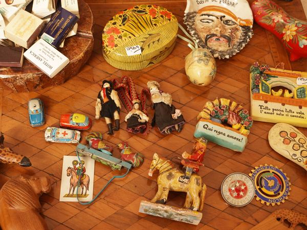 Lot of vintage curiosities
