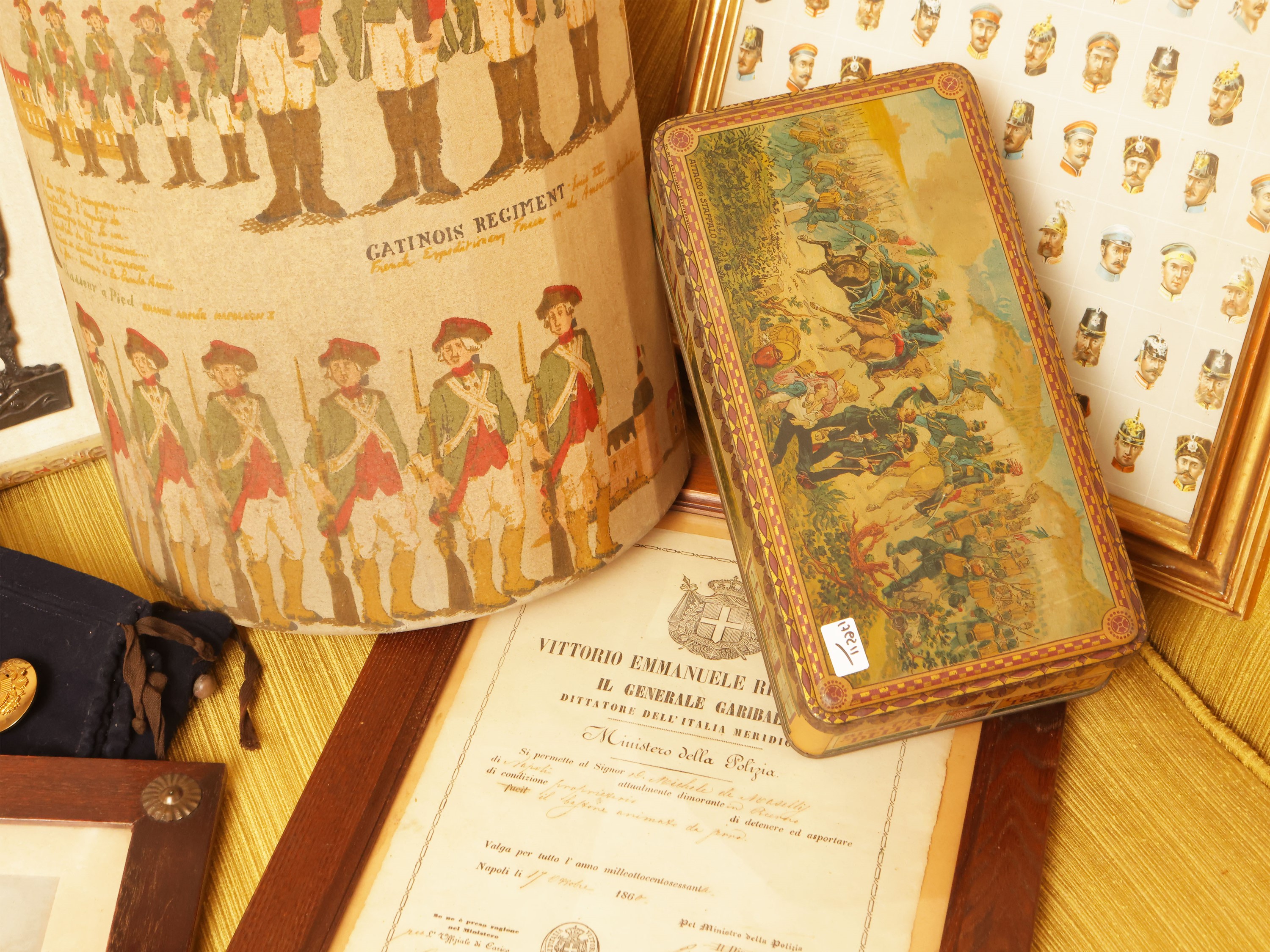 Militaria