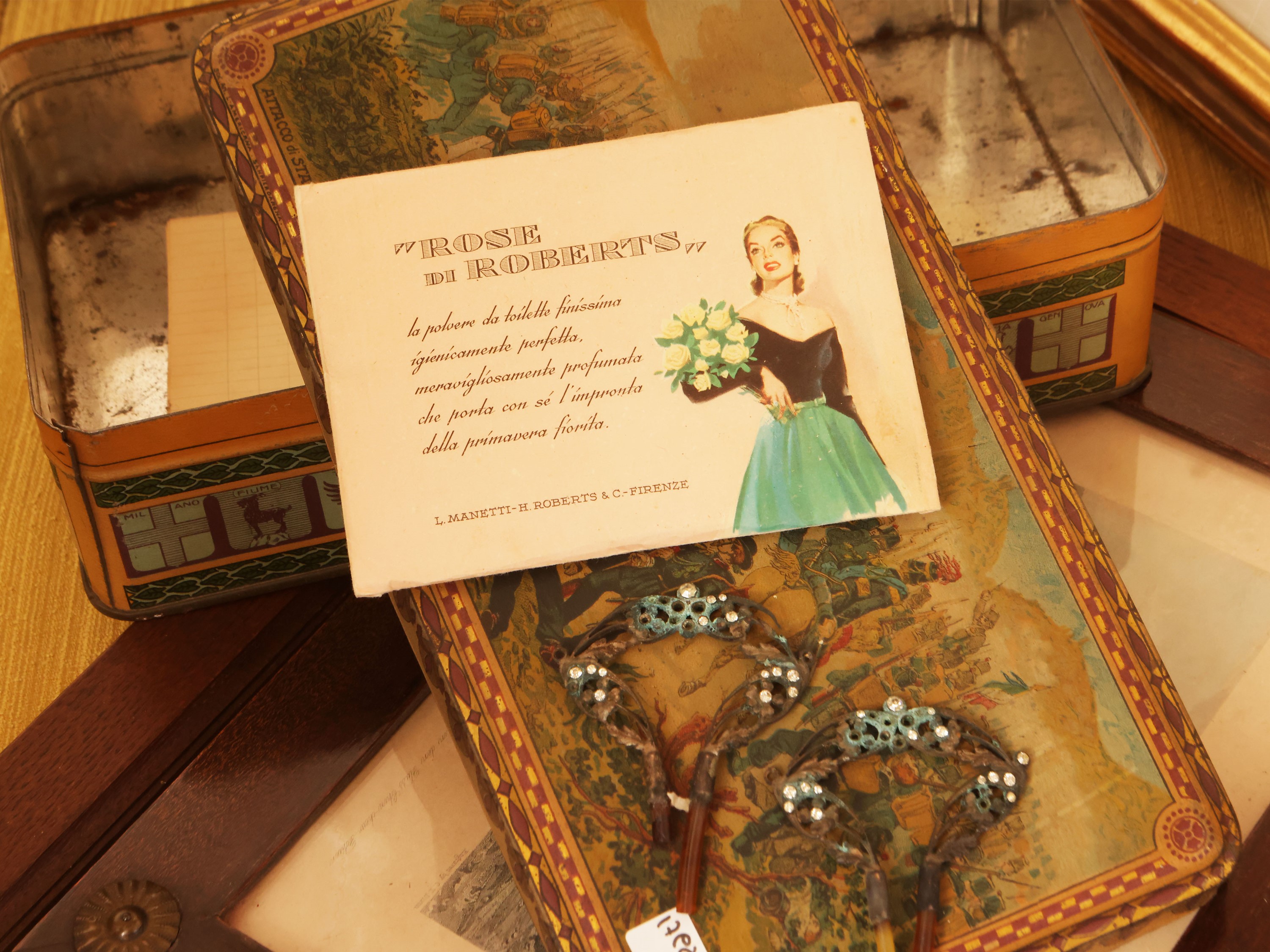 Militaria