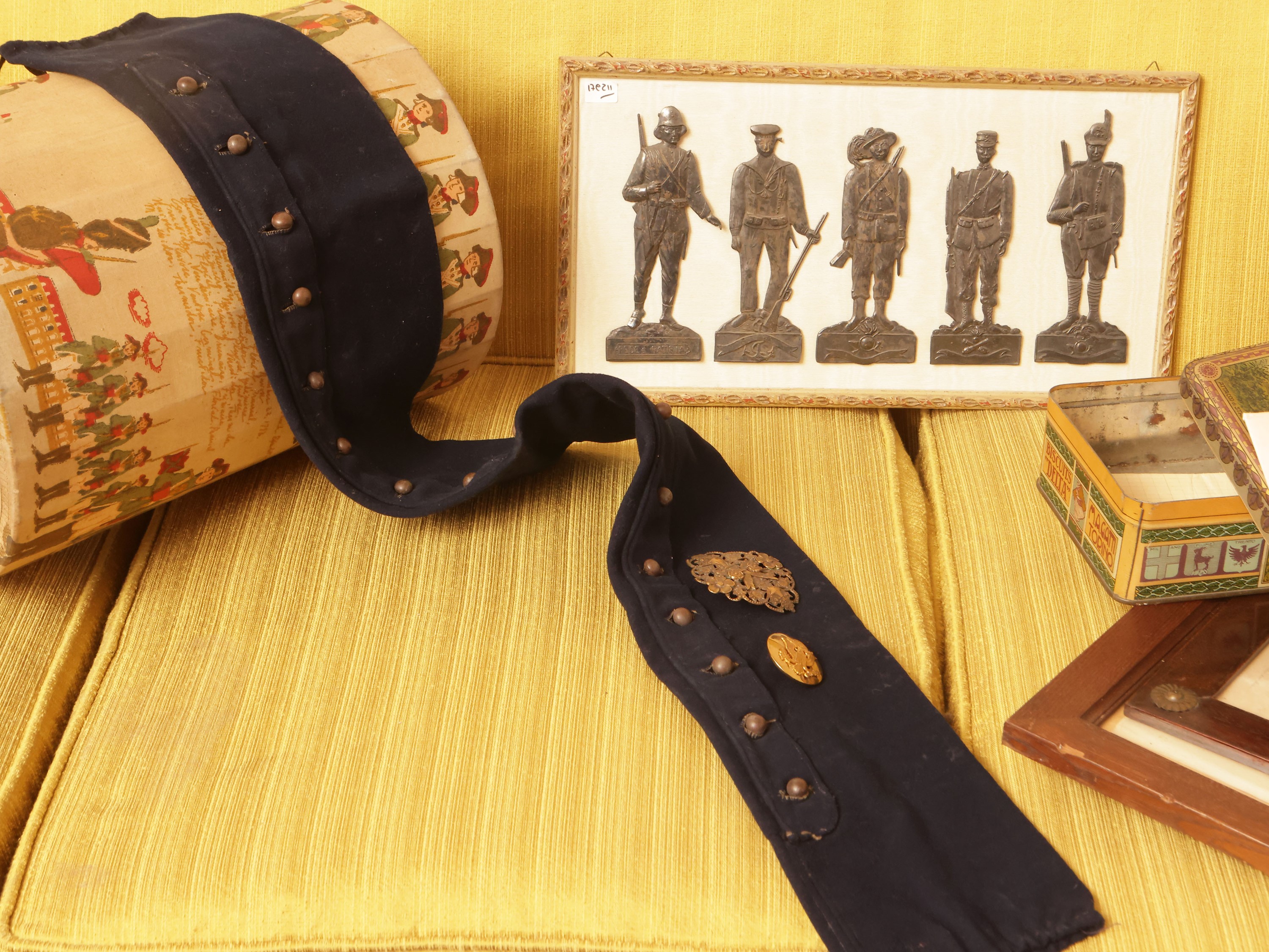 Militaria