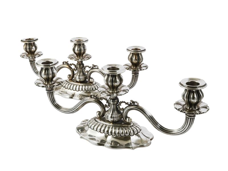 Coppia di candelabri da tavolo in argento