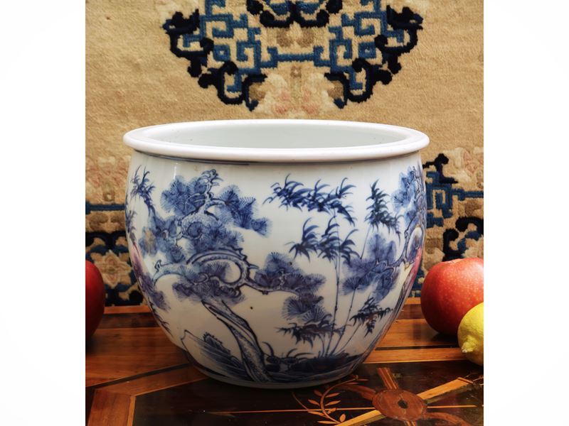 Juangang in porcellana bianco blu con “Pino e Gru”, Cina, dinastia Qing