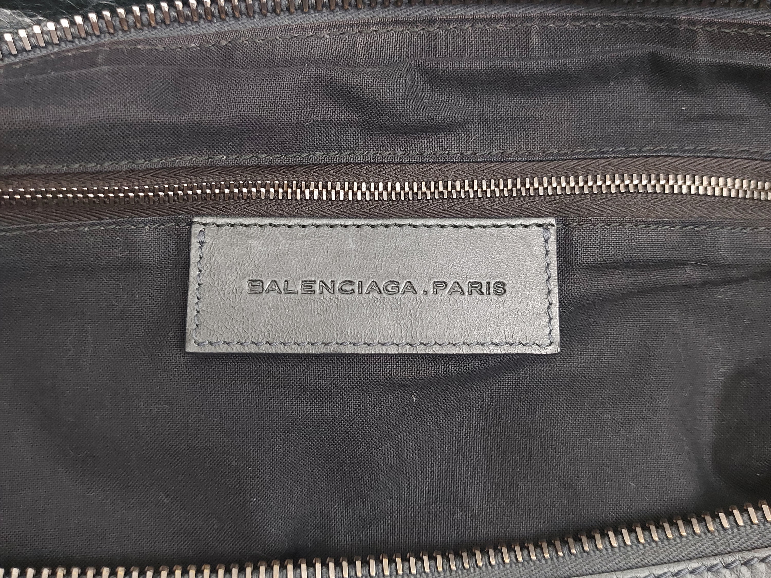 Balenciaga - Borsa Courier in pelle grigia