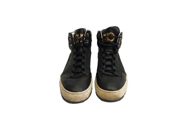 Salvatore Ferragamo - Sneakers alte da uomo in suede e pelle nera