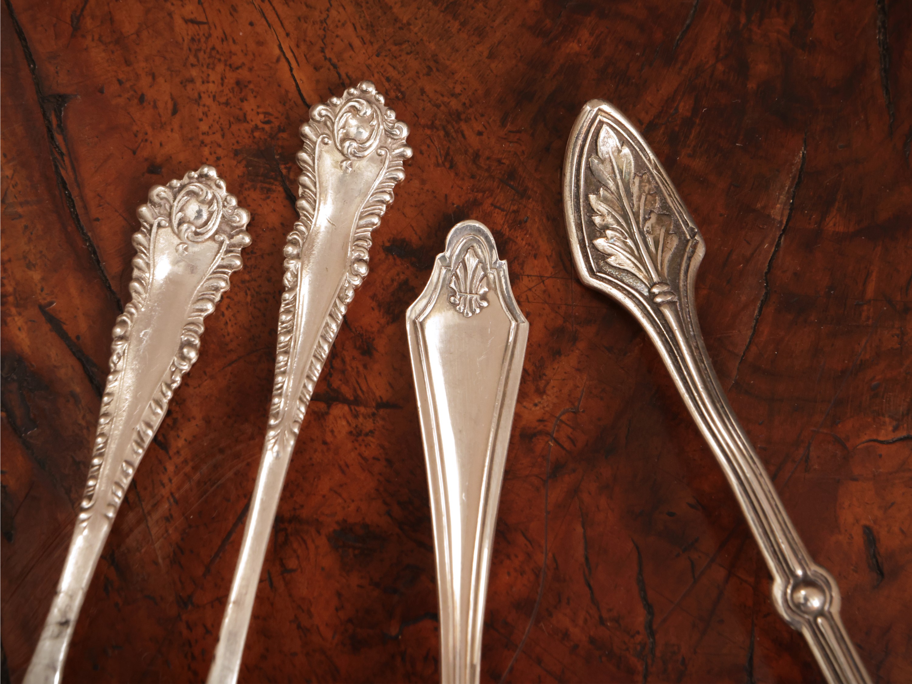 Collezione di piccole posate in argento