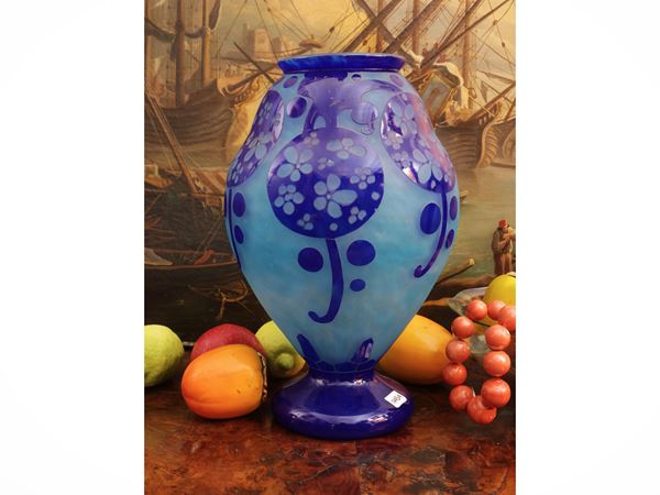 Le Verre Français vase 'Azurettes' decor