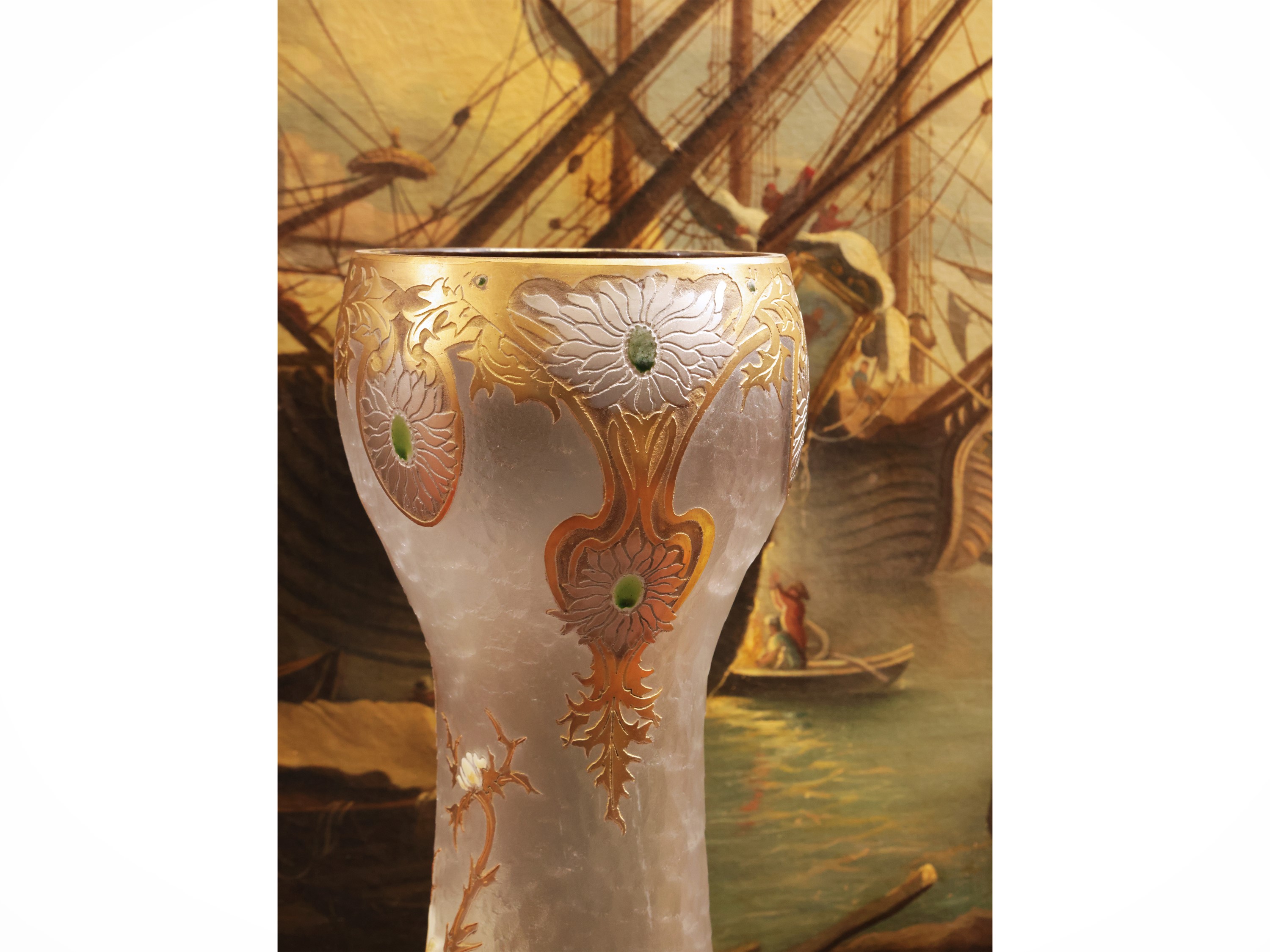 Legres-Montjoye, Vaso in vetro ghiacciato decorato con girasoli e foglie in oro e smalti