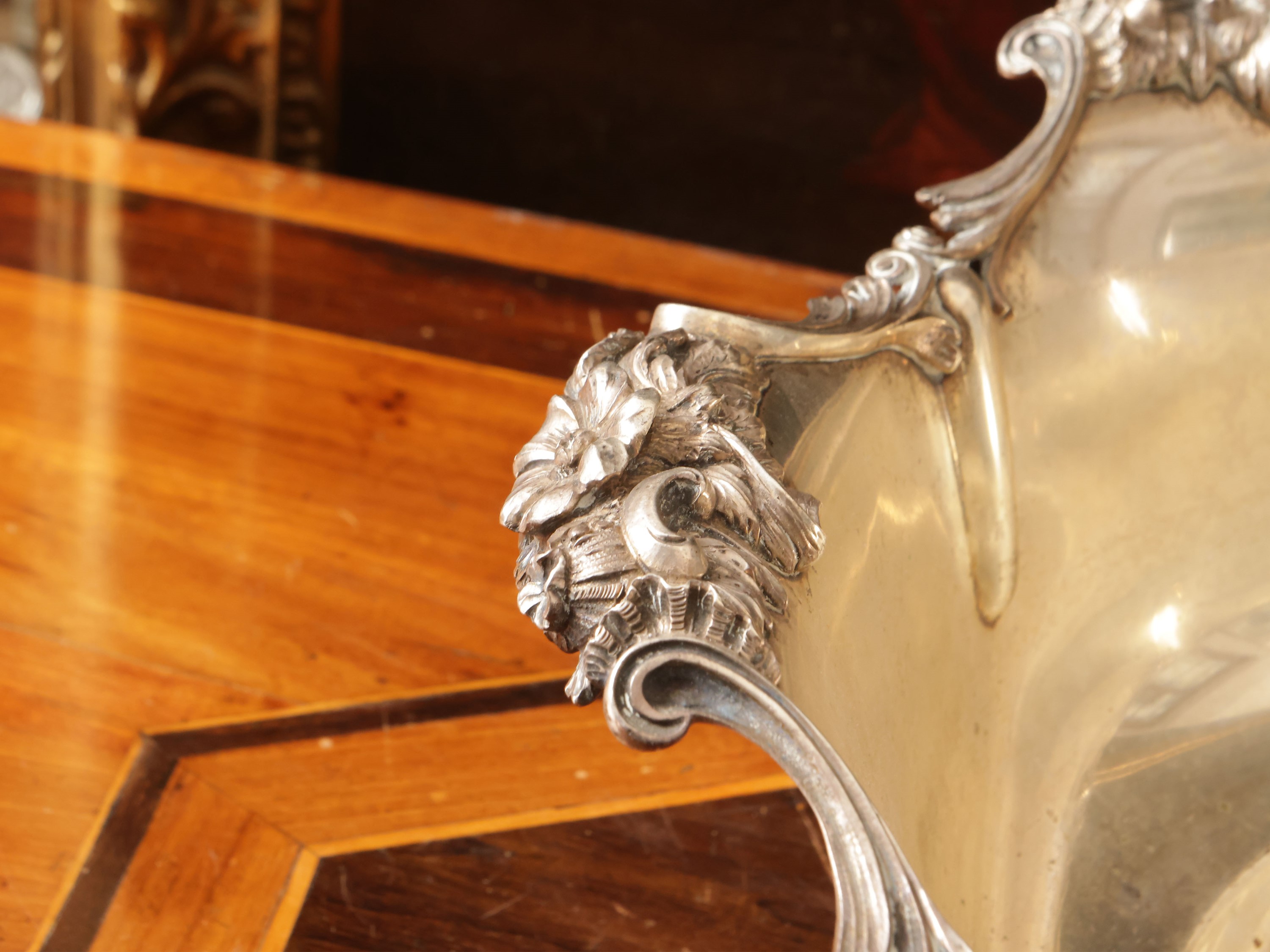 Grande centrotavola in argento