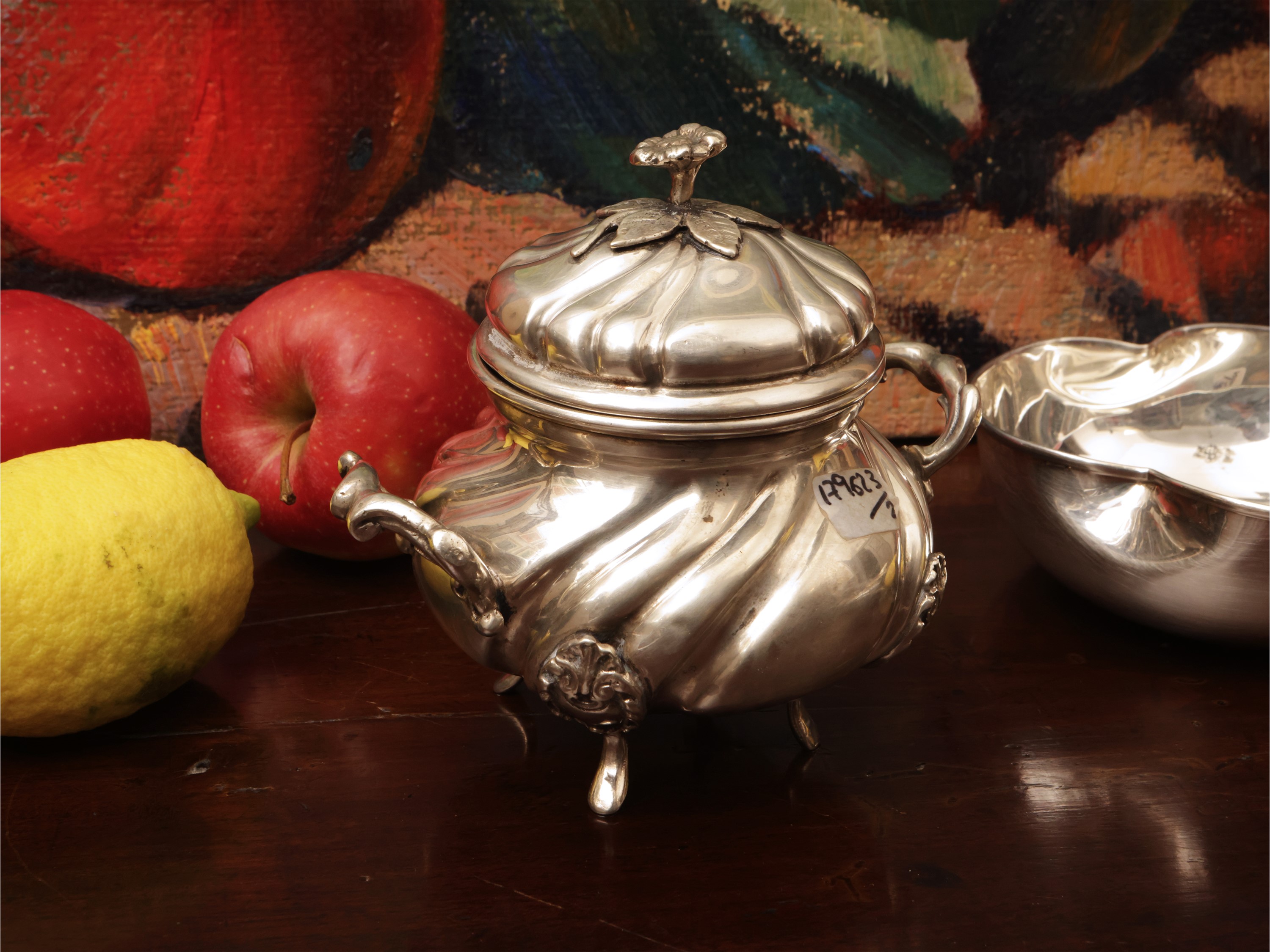 Due accessori in argento