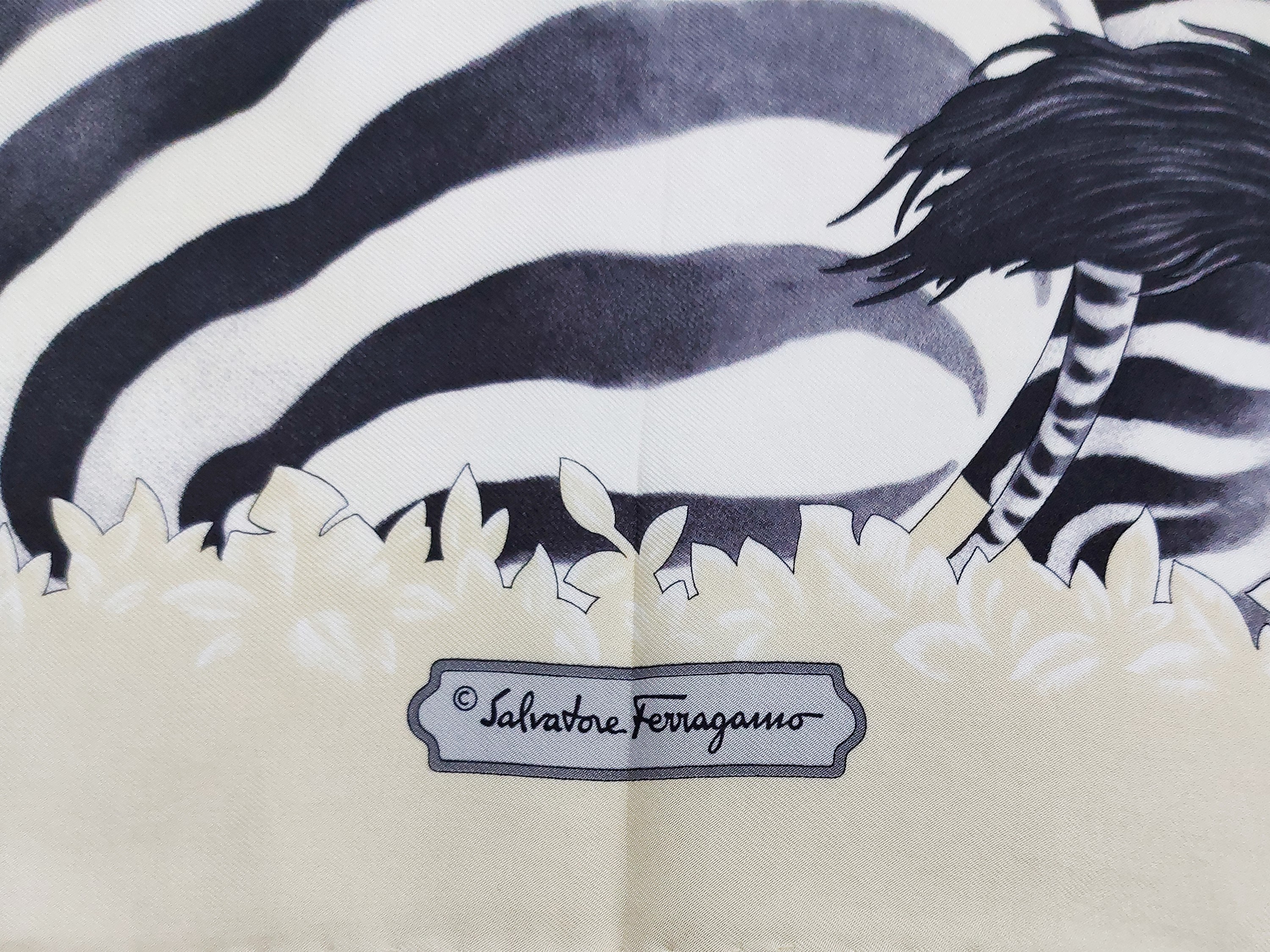 Salvatore Ferragamo - Foulard in Seta Animalier