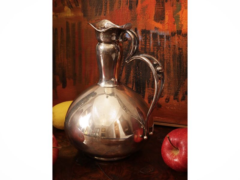 Brocca a bulbo in argento