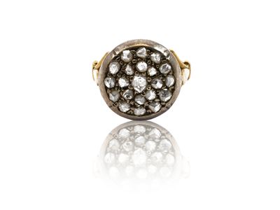 Anello a rosone in oro giallo e argento, diamanti taglio antico
