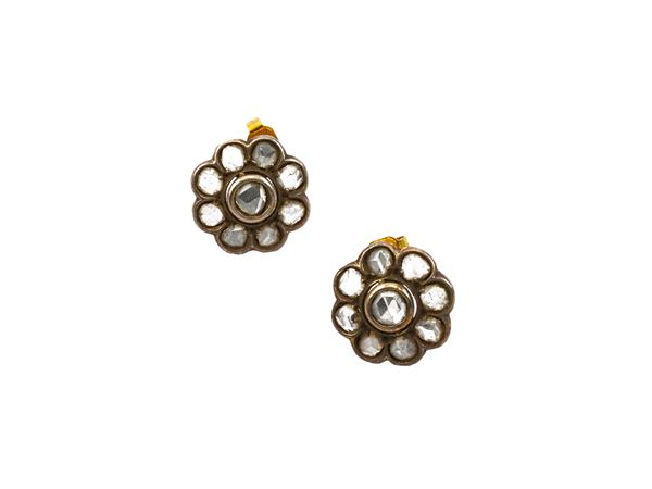 Yellow gold and silver earrings with diamonds