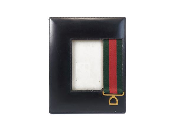 Gucci - Black leather frame
