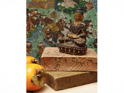 Buddha Shakyamuni, figura in bronzo dorato, h cm 12,5
