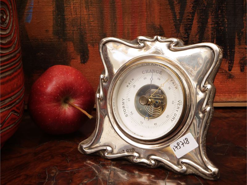 Barometro da scrivania rivestito in argento