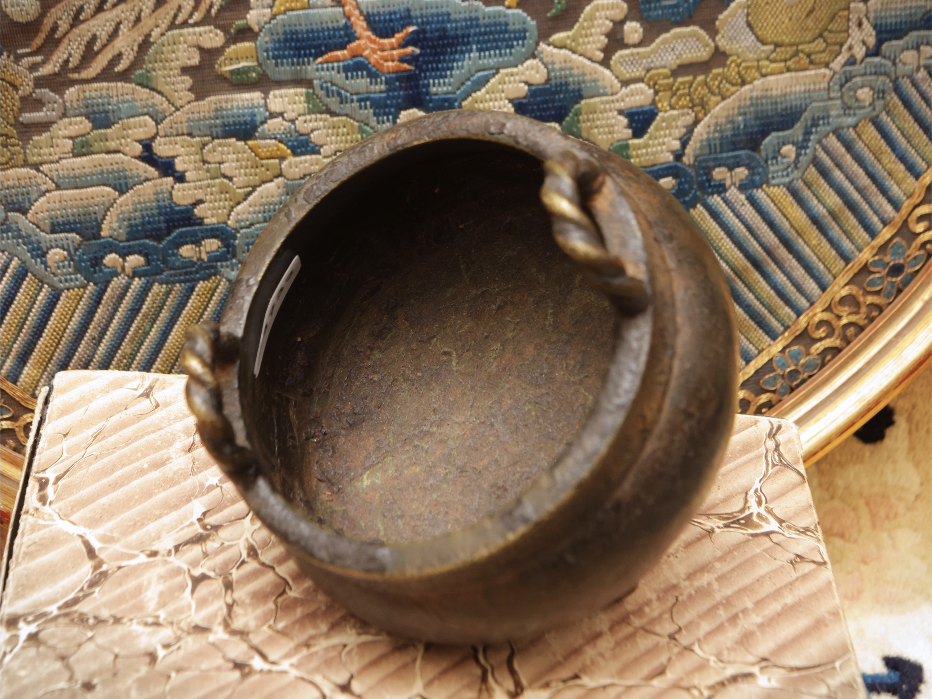 Incensiere tripode in bronzo con manici a corda ritorta, Cina, dinastia Qing