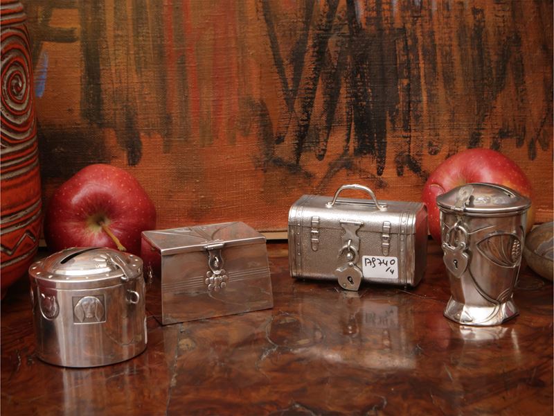 Piccolo salvadanaio Art Nouveau in argento