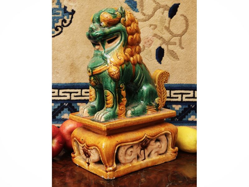 Cane di Pho, porcellana Sancai, Cina, XX secolo