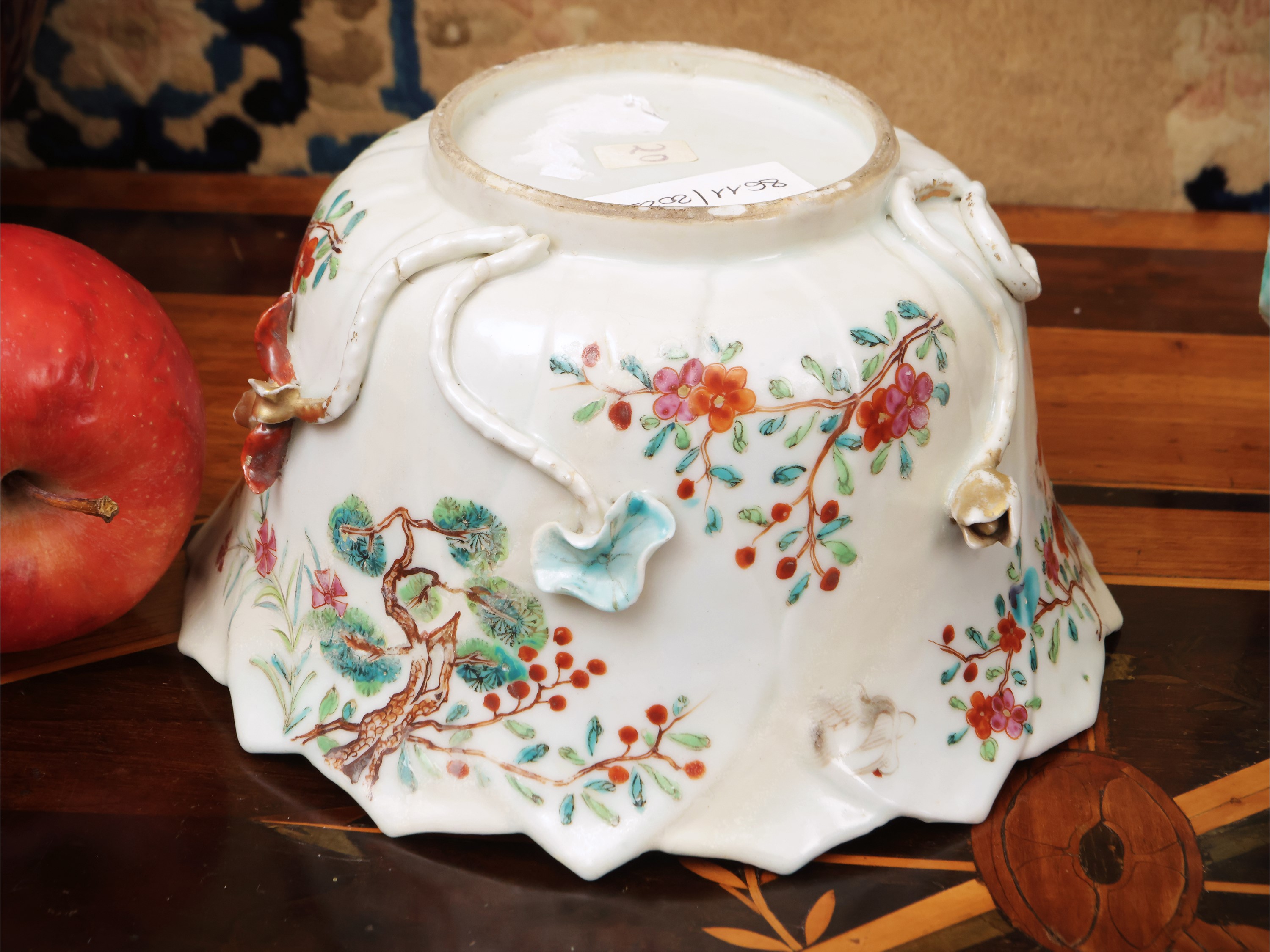 Scodella con coperchio in porcellana famiglia rosa, Cina, dinastia Qing, sec. XIX