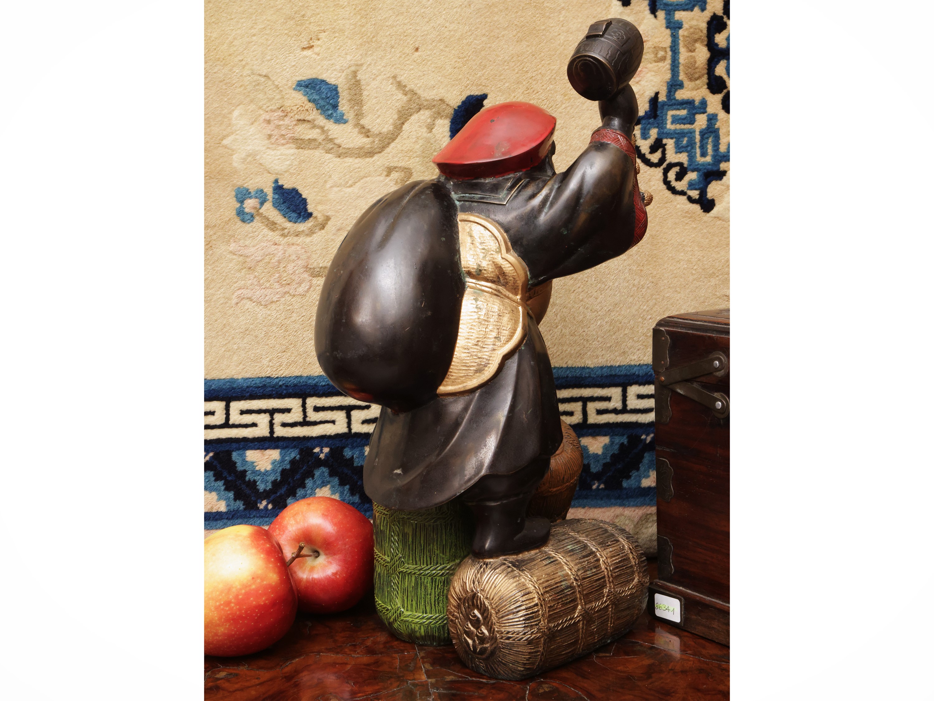 Scultura in bronzo raffigurante Daikokuten con martello e sacchi di riso, Giappone, periodo Meiji...