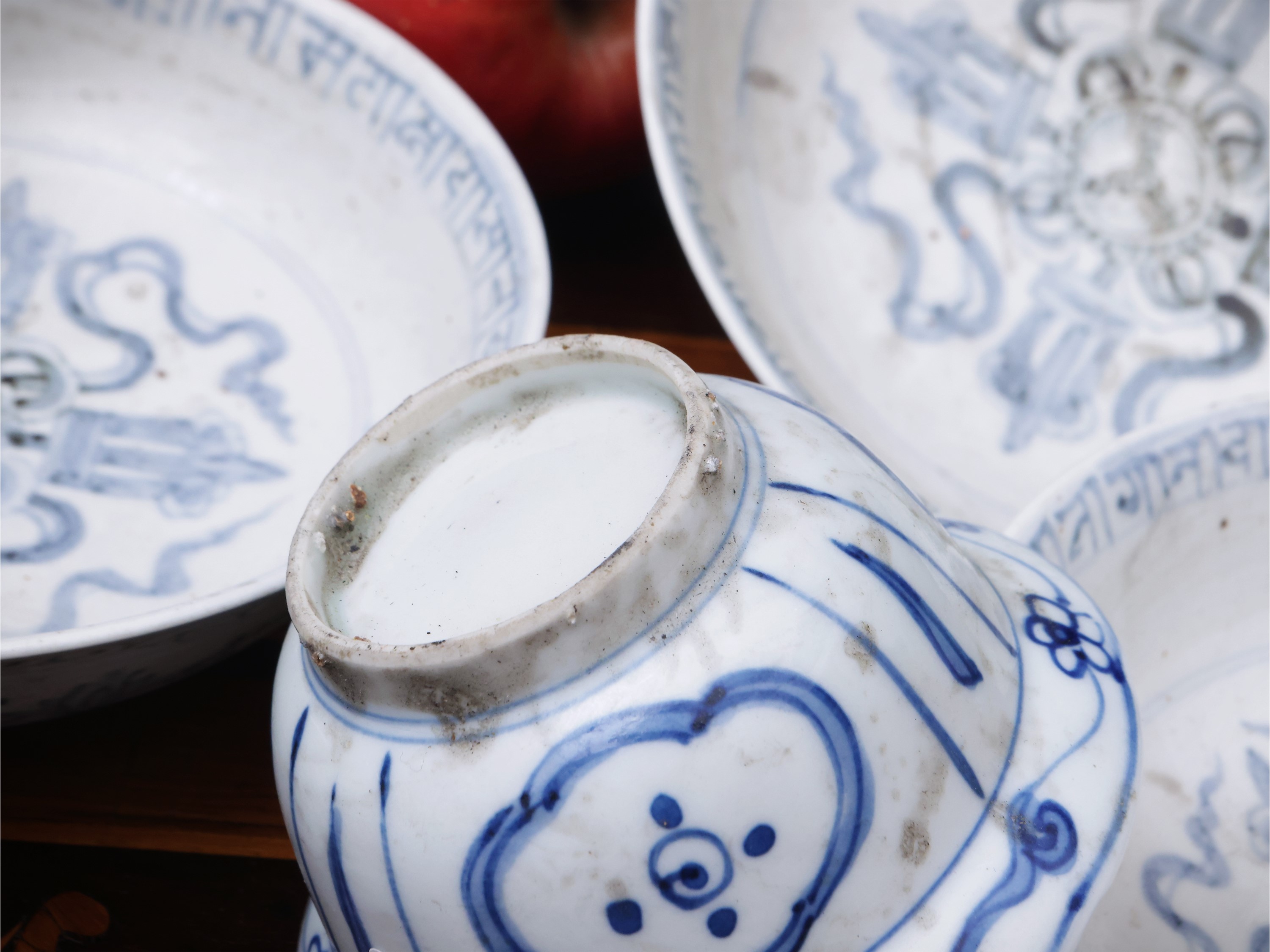 Cina, Dinastia Qing, Gruppo di cinque ciotole in porcellana bianco e blu