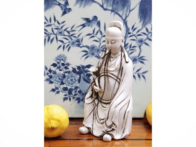 Cina, Figura in porcellana 'blanc de Chine' di Wenchang Xingjun, h 20 cm