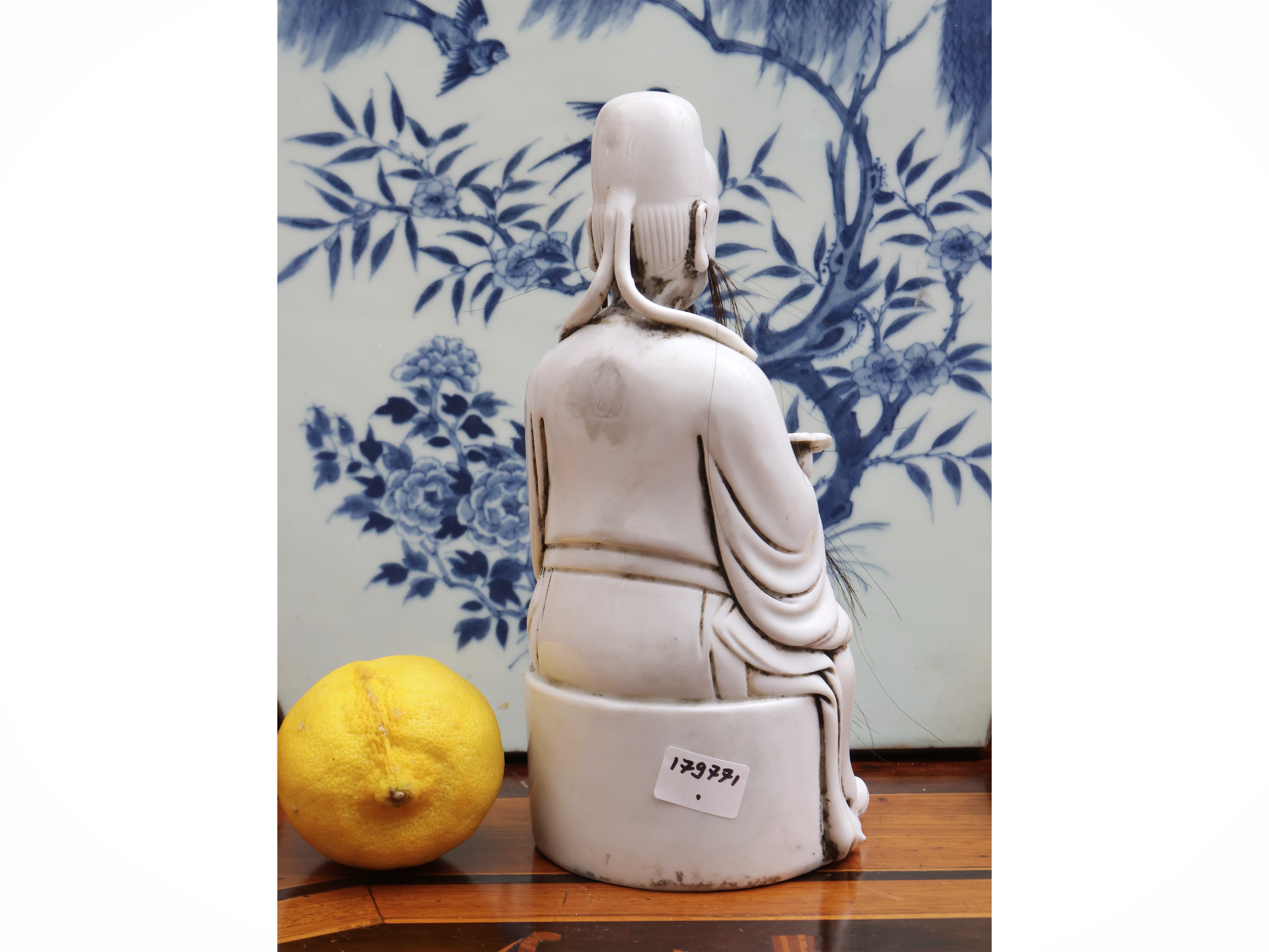 Cina, Figura in porcellana 'blanc de Chine' di Wenchang Xingjun, h 20 cm