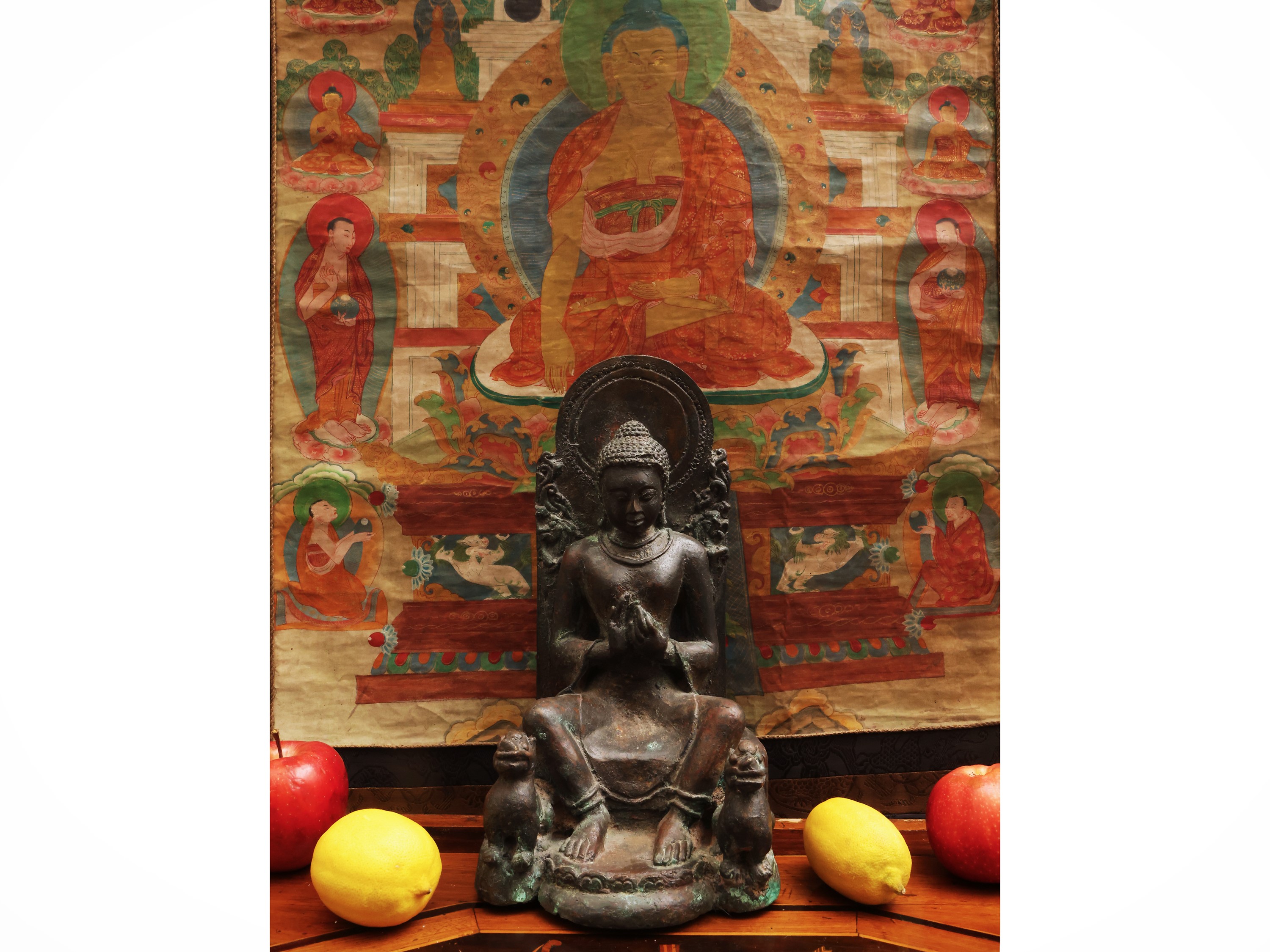 Figura in bronzo raffigurante Buddha in dharmachakra mudra, area Himalayana, sec. XIX–XX
