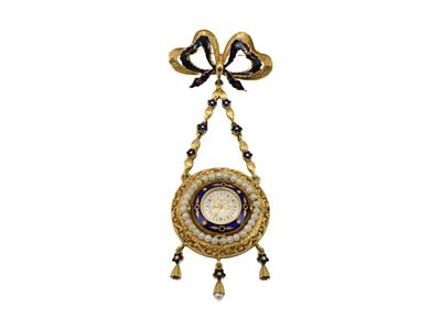 Orologio monachina, Spilla in oro giallo con smalti e perle