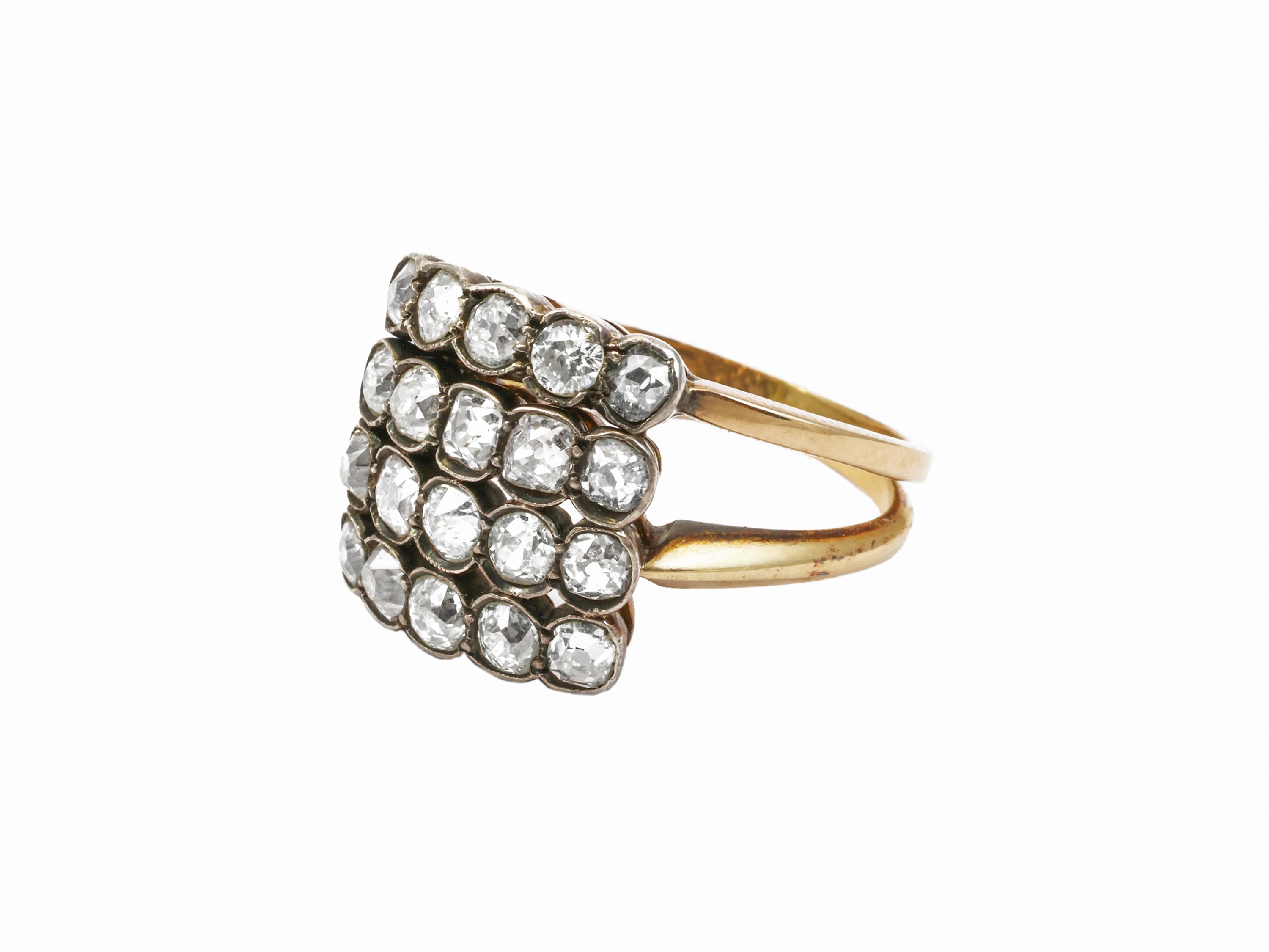 Anello in oro rosso e argento con diamanti