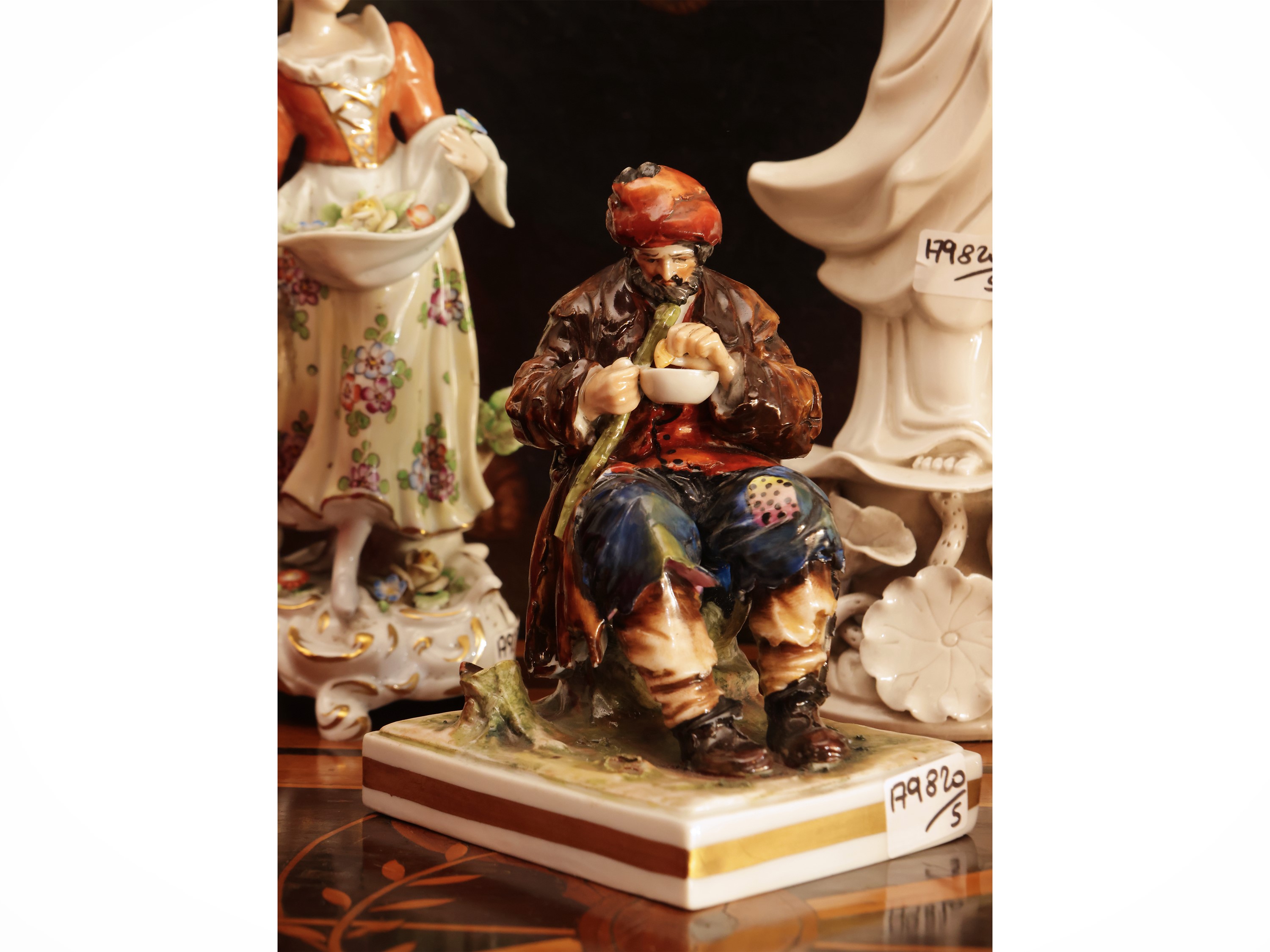 Piccola Collezione di Figure in Porcellana
