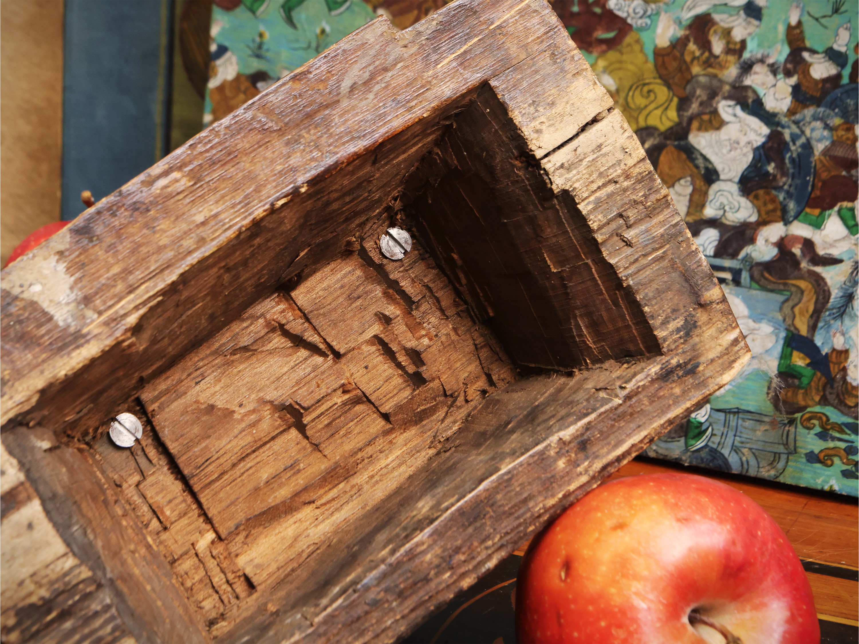 Scultura lignea raffigurante il mistico tibetano Milarepa