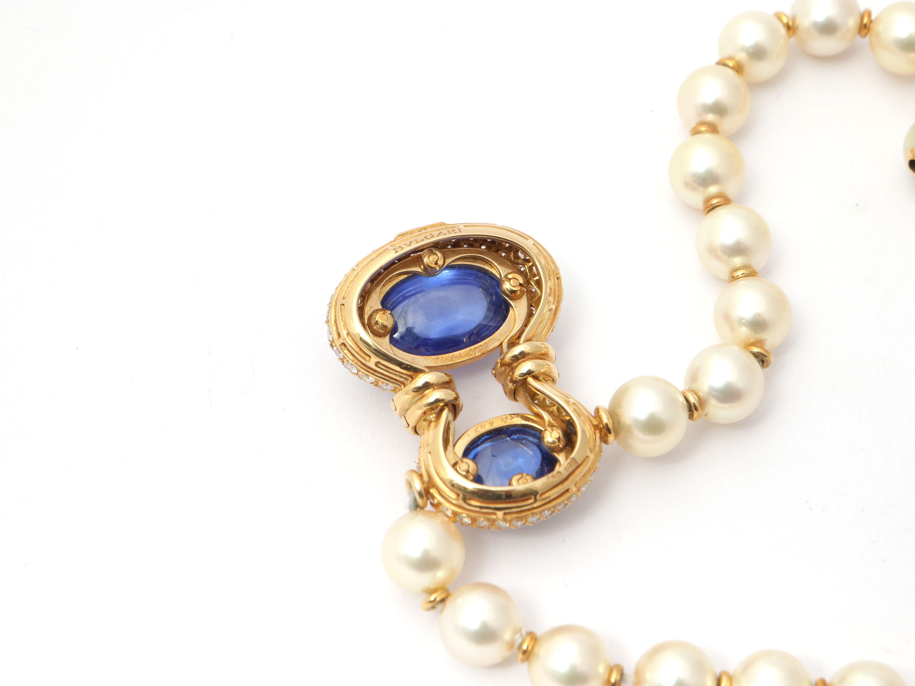 Bulgari, Collana in oro giallo con diamanti, zaffiri e perle