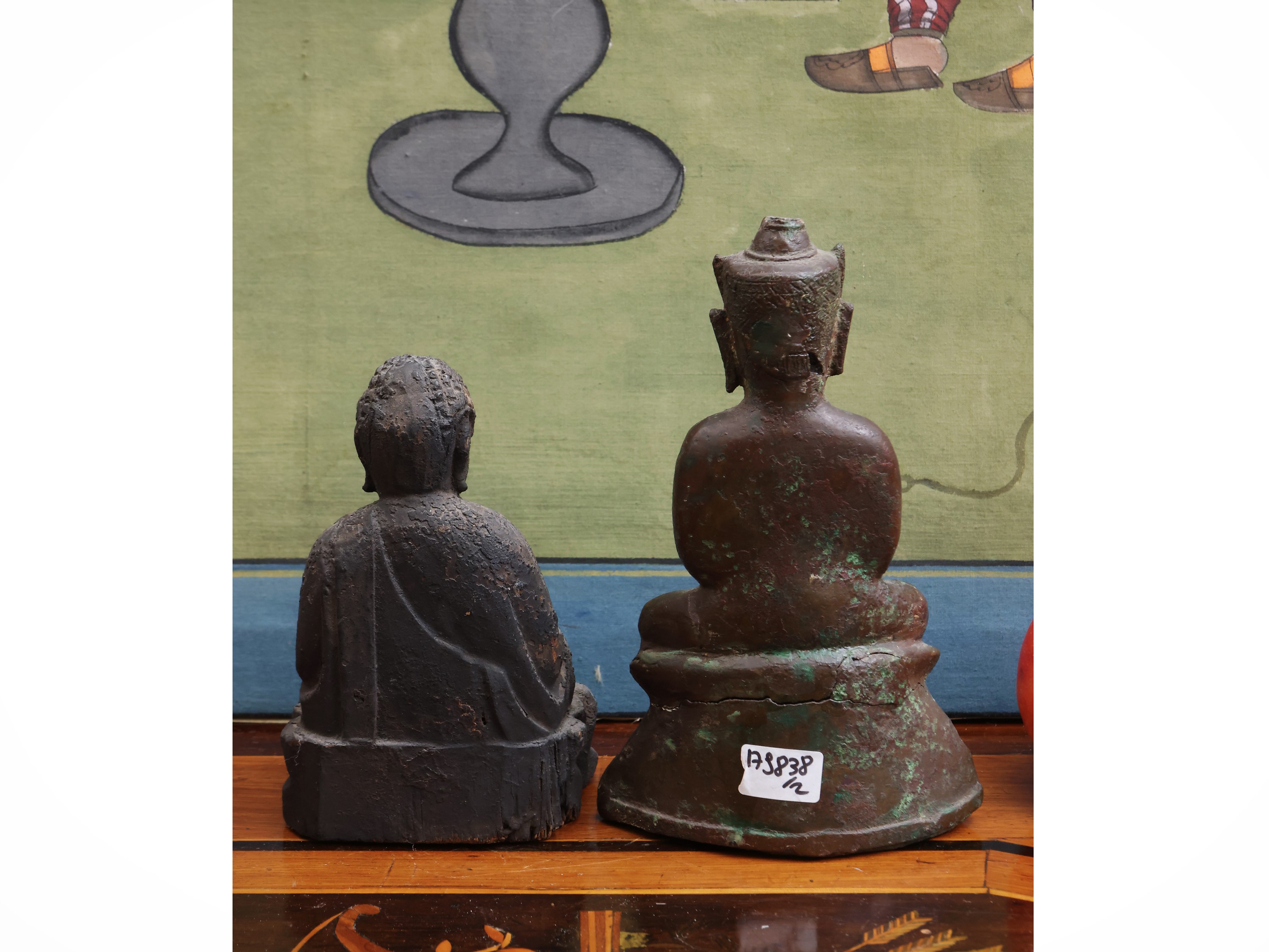Due Sculture Raffiguranti Buddha Assiso