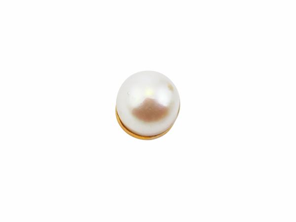 Yellow gold single earring with cultured pearl  - Auction Jewels and Watches - Maison Bibelot - Casa d'Aste Firenze - Milano