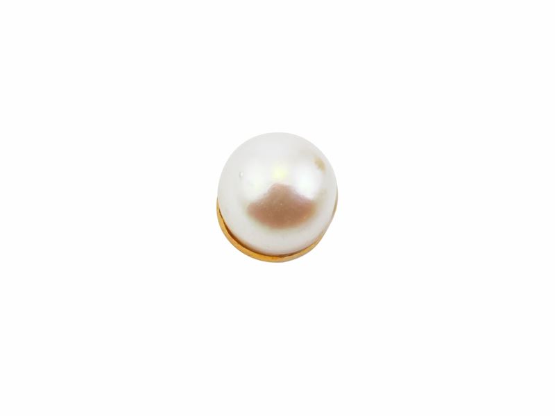 Monorecchino in oro giallo con perla coltivata, 1,18 g