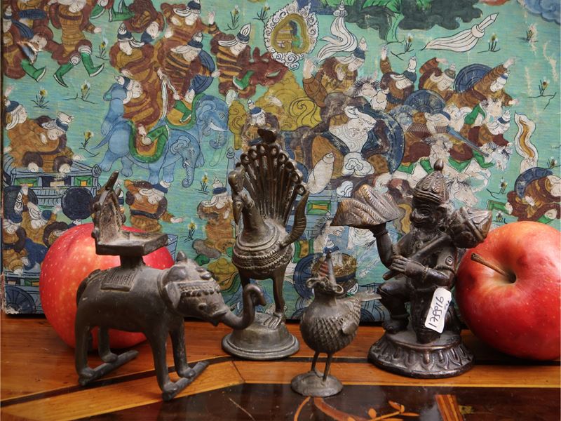 Quattro Piccole Figure Votive in Bronzo