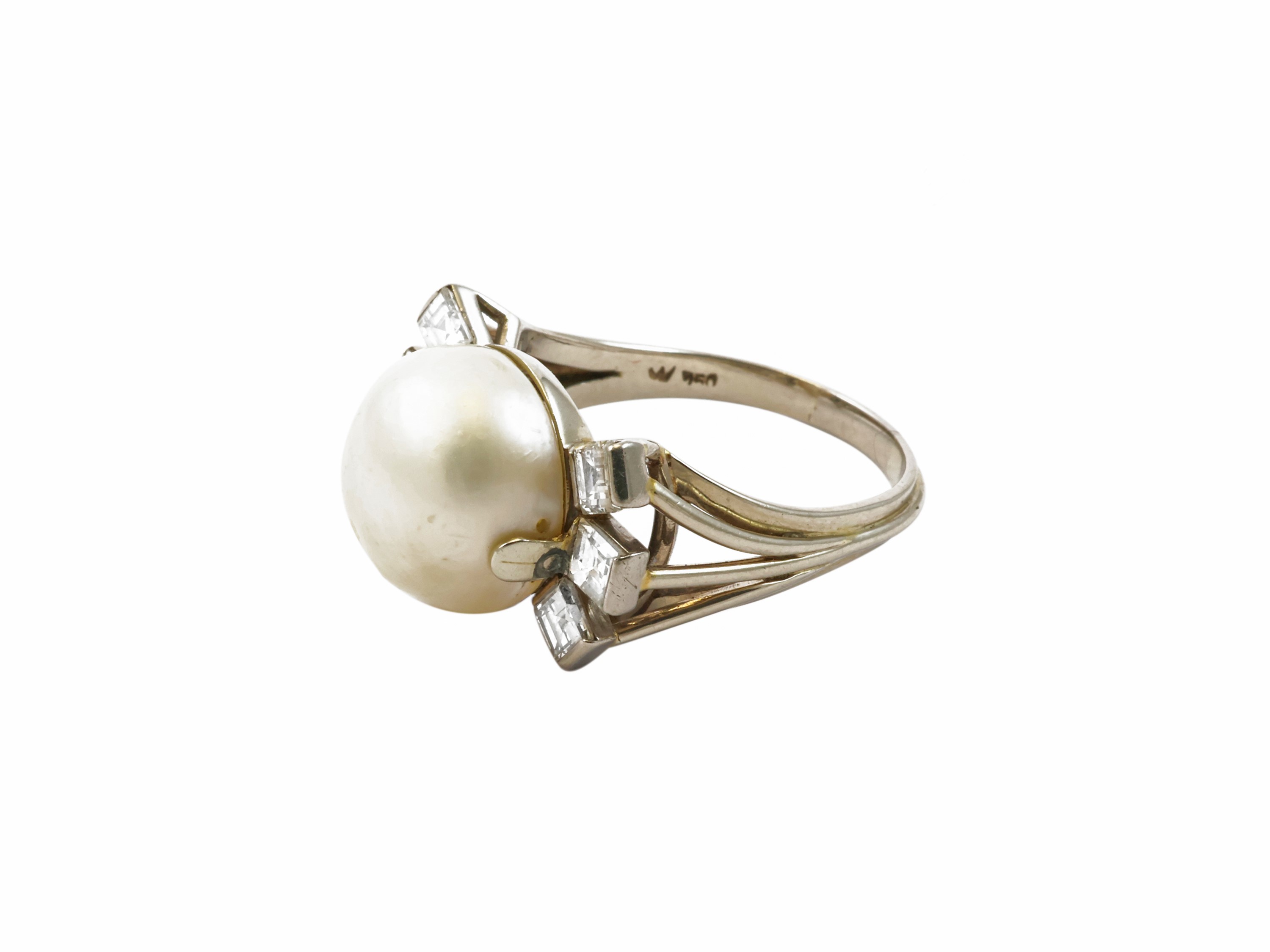 Anello in Oro Bianco con Perla e Diamanti