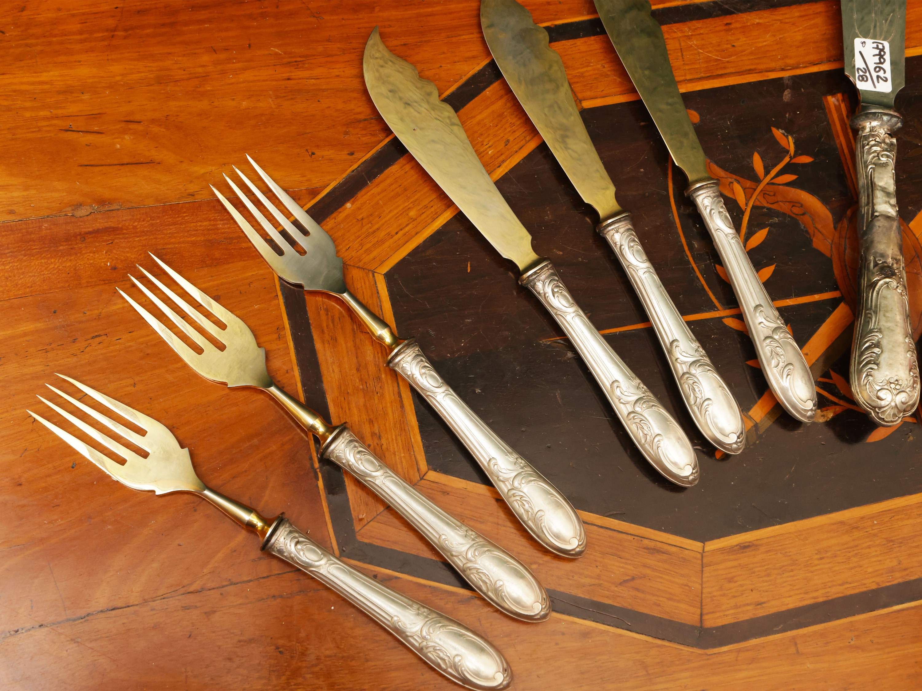 Servizio di posate da pesce in argento