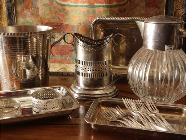 Table accessories in silver metal