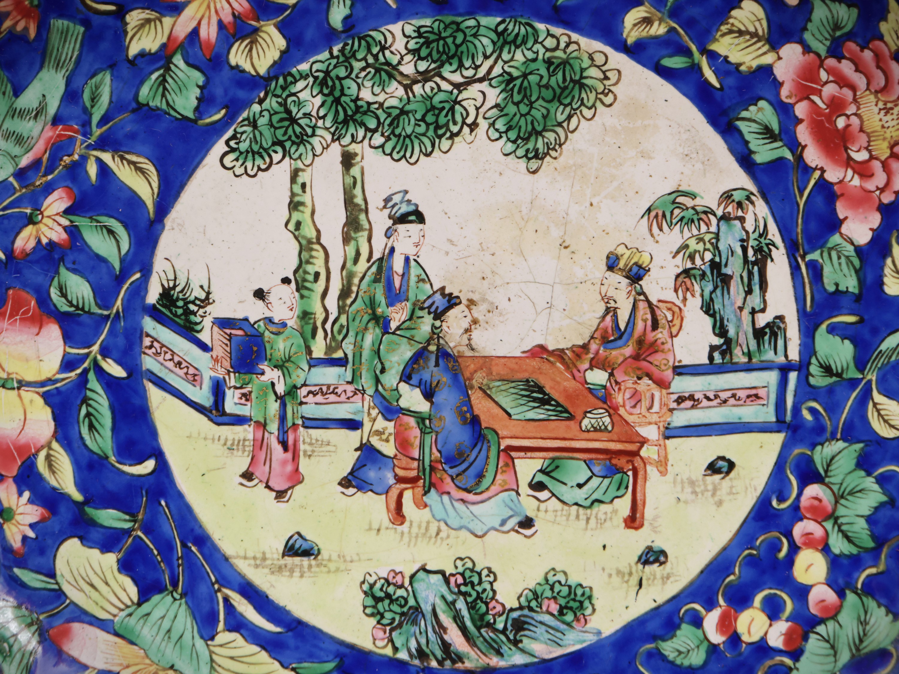 Piatto in rame con smalto dipinto, Cina, dinastia Qing