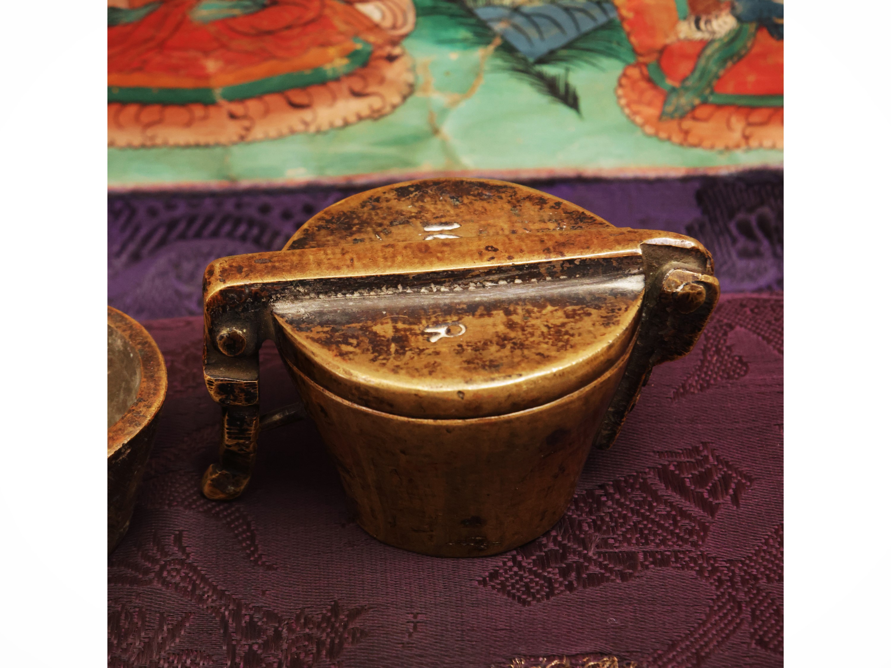 Scatola di pesi da bilancia in bronzo, India, sec. XIX–XX