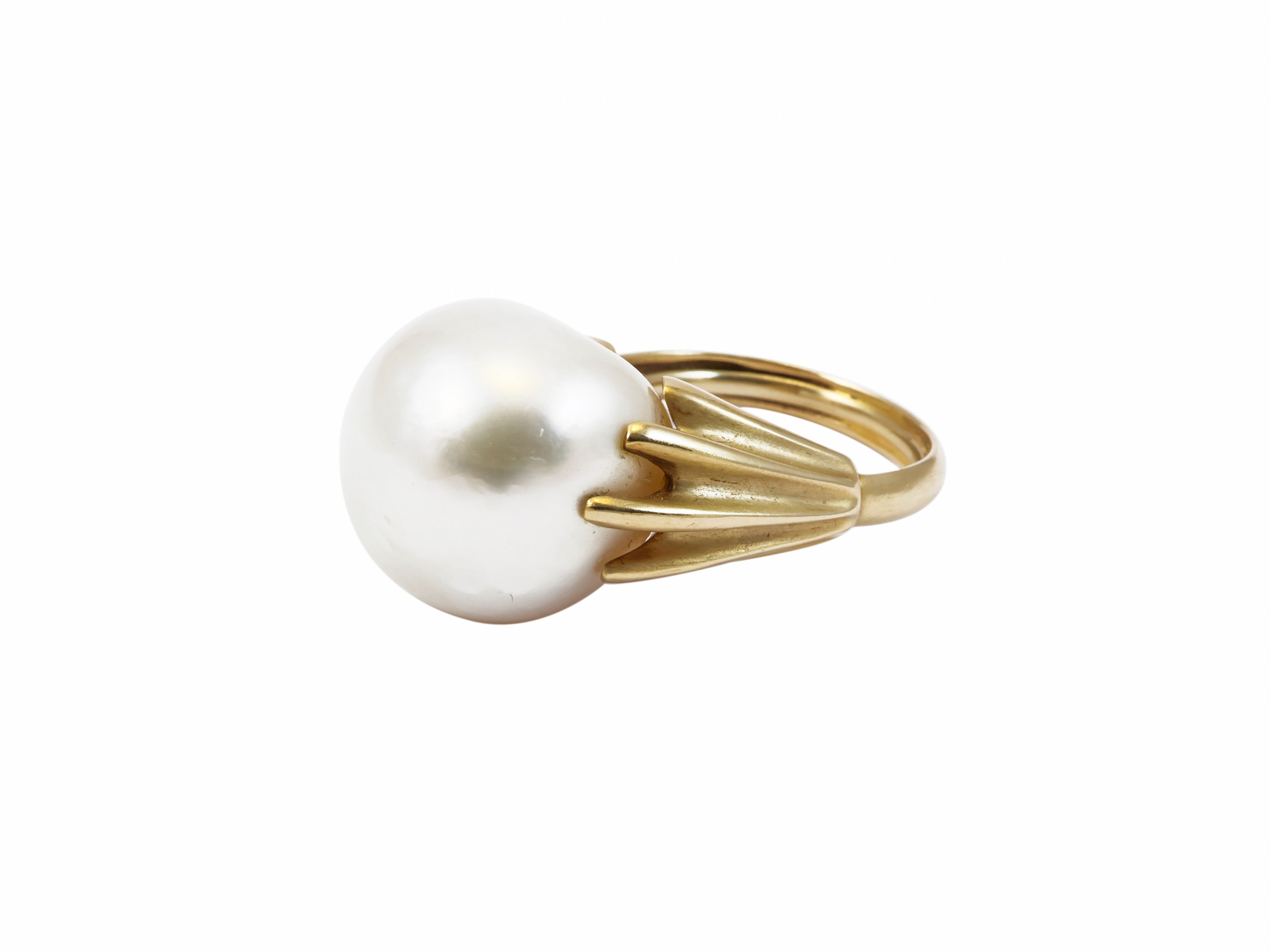 Anello in Oro Giallo con Grande Perla Barocca