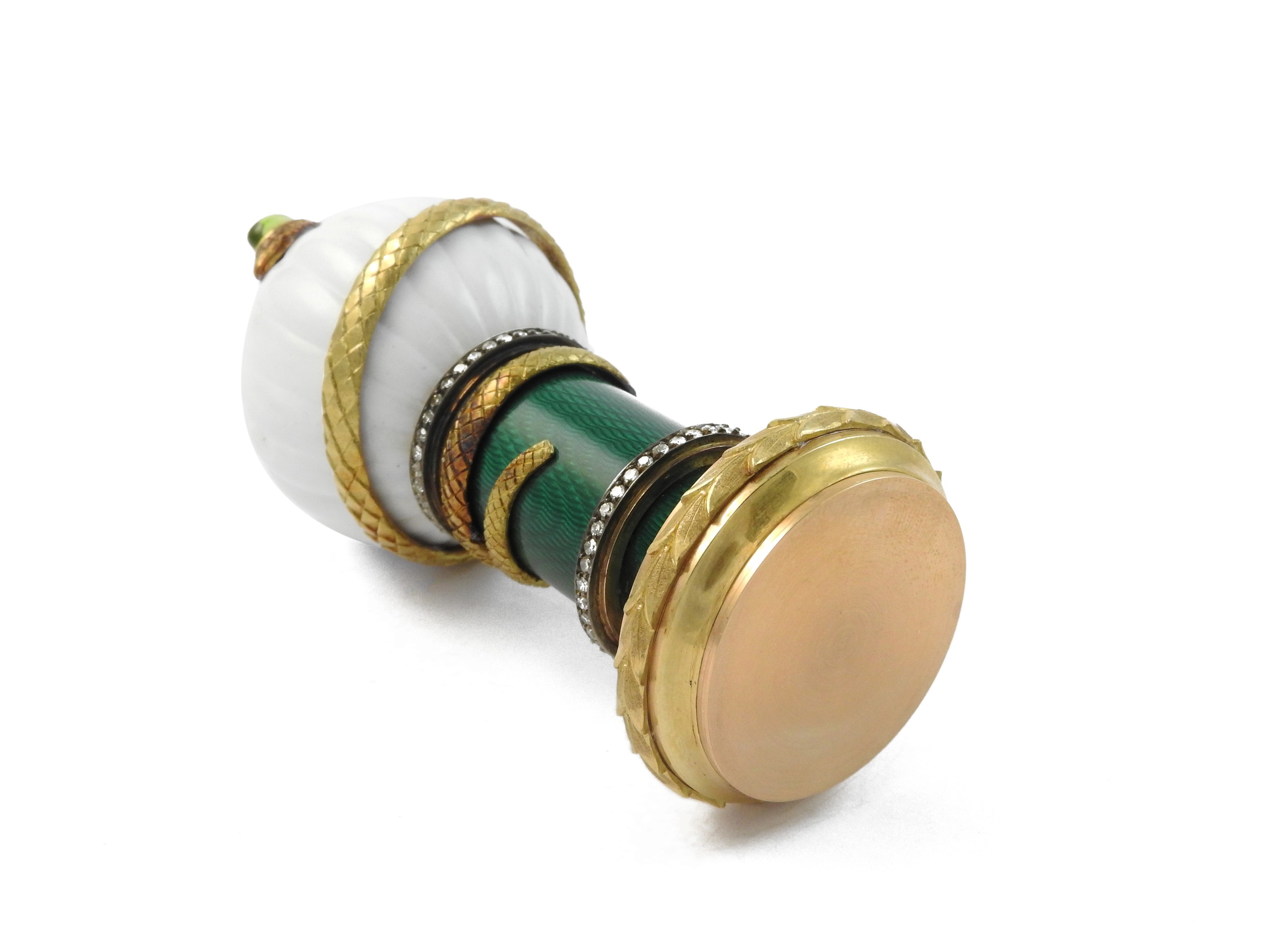 Sigillo da scrivania, Firenze, anni Ottanta. Oro giallo, argento, diamanti e olivina