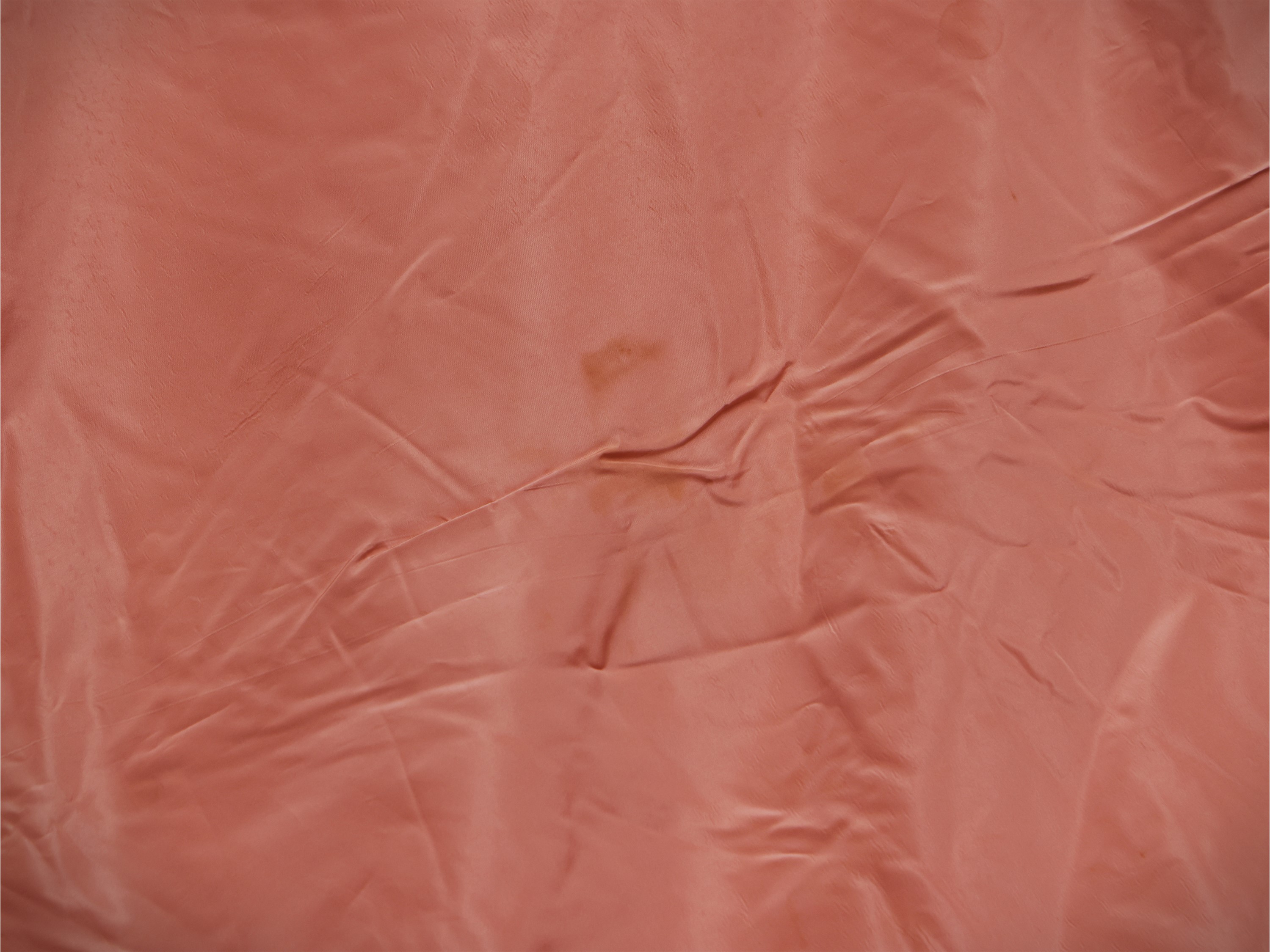 Tovaglia circolare in damasco di seta rosa, foderata